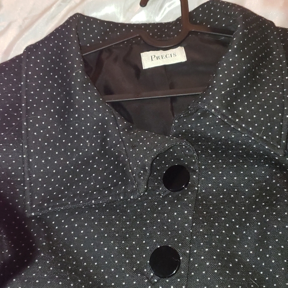 Blazer - Picture 6 of 16